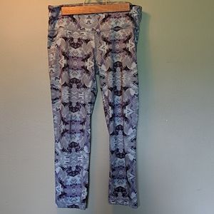 Patterned Capri leggings